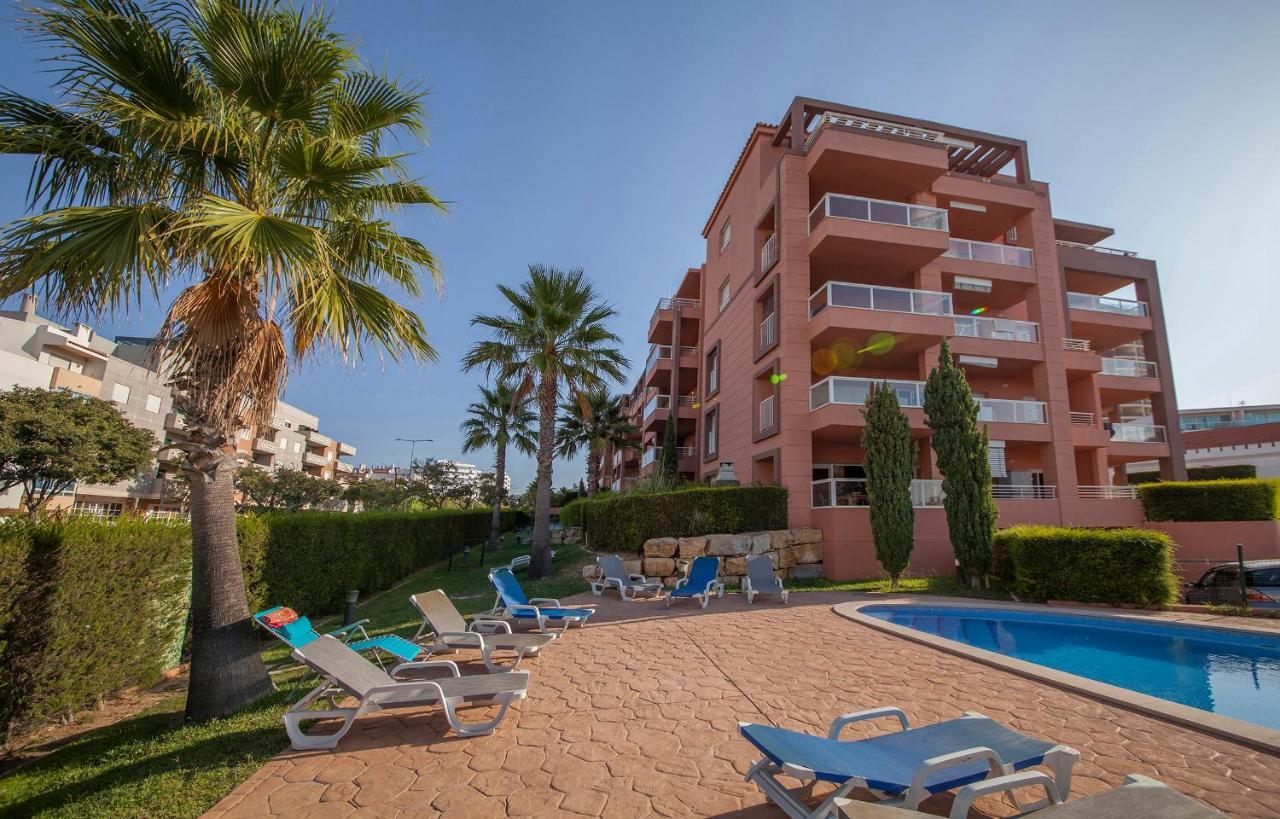 B02 - Fantastic Apartment With Pool Portimao Exterior photo