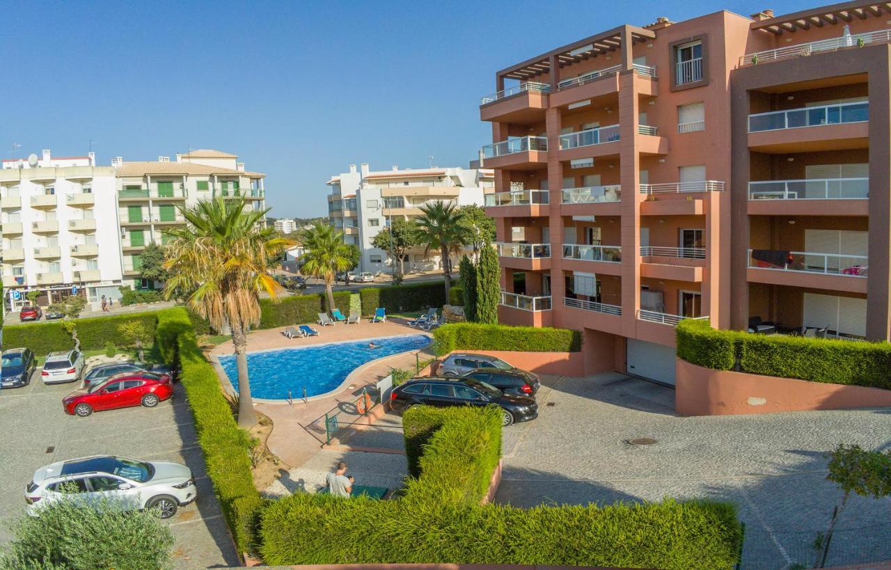 B02 - Fantastic Apartment With Pool Portimao Exterior photo
